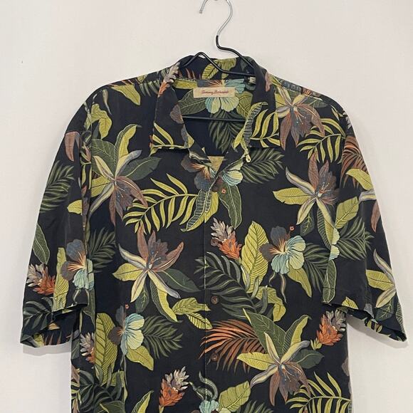 Tommy Bahama Button Down 100% Silk Shirt Mens Large Black Green Tropical Floral - Picture 10 of 10